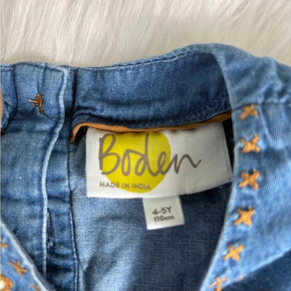 Boden chambray Floral Embroidered Kids Top - size 4/5 years